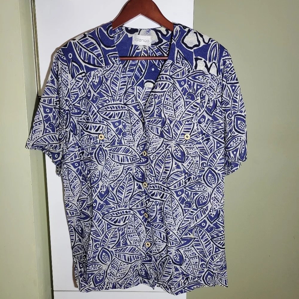 ❤️ 3 for $35 vintage bianca Vneck short sleeve button blouse floral print size 8